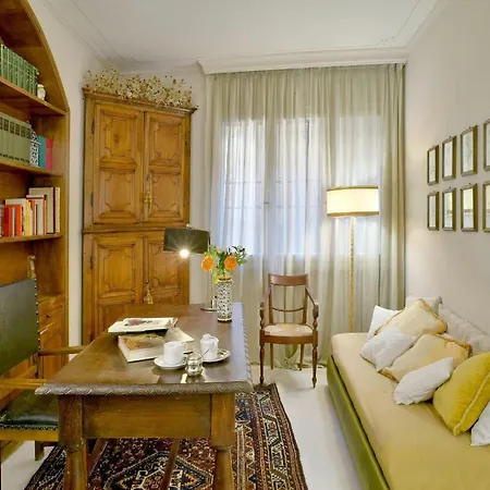 Holiday home With Swimming Pool Lari